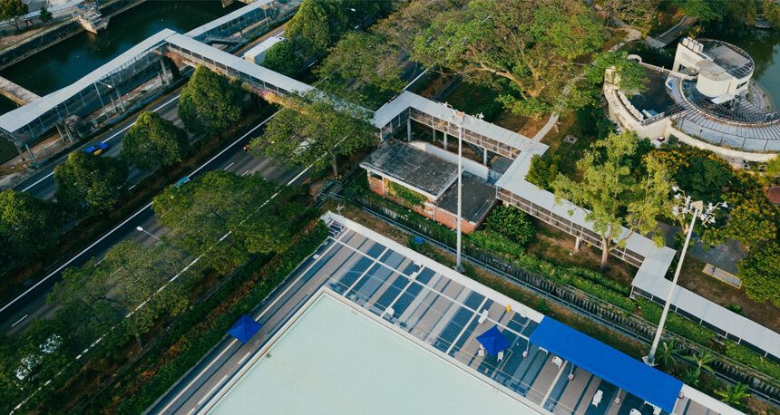 现代化城市地下管网系统与地面生态水系规划俯瞰视角